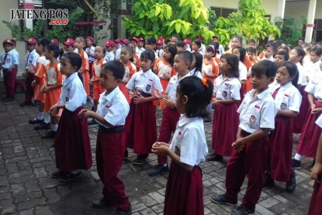 PPK PAGI: PPK pagi SD Kuningan 04. Salam PPK. Si kecil memimpin. Salam anak hebat