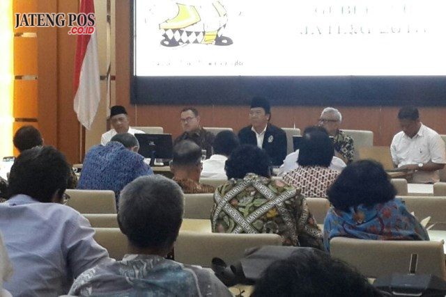 Bakal calon gubernur Jateng Sudirman Said dalam Diskusi Pilgub Jateng 2018 di Rektorat Undip Semarang. Ia mengaku tak risau akan kekuatan poros baru jika benar muncul.