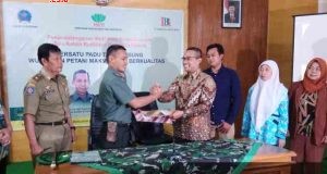 MOU : TNI dan Lumbung Banyu mengikat kerjasama dalam bidang pertanian kemarin. Adhi/jateng pos