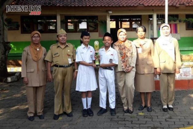 JUARA MAPSI: Juara 2 Lomba Mapsi bidang PAI Tingkat UPTD Pendidikan Kecamatan Banyumanik. SDN SRONDOL KULON 03. Salam sukses skolah hebat.