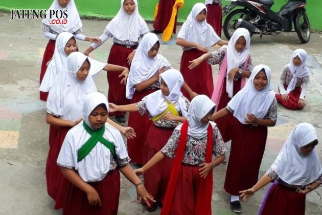 ANAK JOS: Pembelajaran di luar kelas SD JOMBLANG 03 peningkatan SDM anak jos jos. ANAK JOS: Pembelajaran di luar kelas SD JOMBLANG 03 peningkatan SDM anak jos jos.