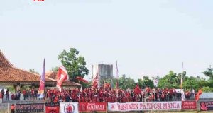 SEMANGAT SUPORTER: Askab PSSI Pati mendesak Pemkab Pati membentuk kepengurusan baru Persipa. Jika tidak segera dibenahi, dikawatirkan Persipa akan kehilangan kesempatan merumput saat putaran Liga 4 PSSI.