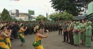 0716 Demak disambut tarian gambyong. Adhi/jateng pos