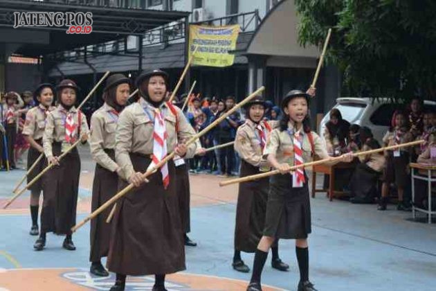 PRAMUKA TRAMPIL:Langkah pramuka Regu Sakura 2 pasti,diLomba Galang Aktif Kreatif.SMPN 28 kec.Tugu kota Semarang.