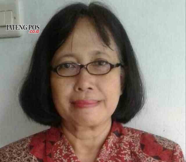 Indah Kusnowati S.Pd Guru PPKn SMA N 15 Semarang