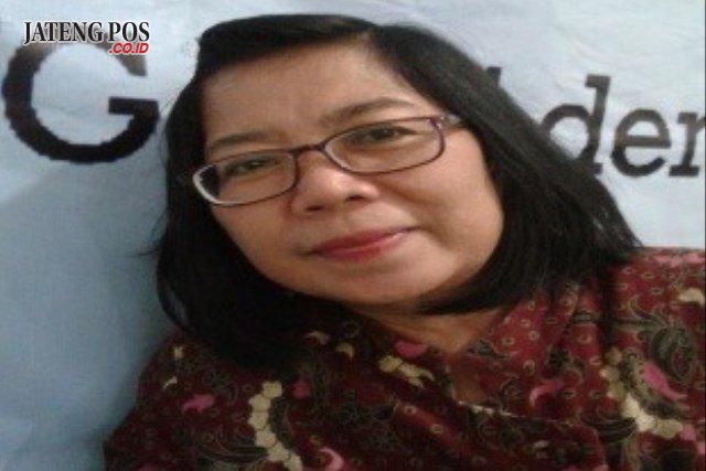 Dra. MM. Eksi Hastuti Guru SMPN 1 Penawangan Kabupaten Grobogan