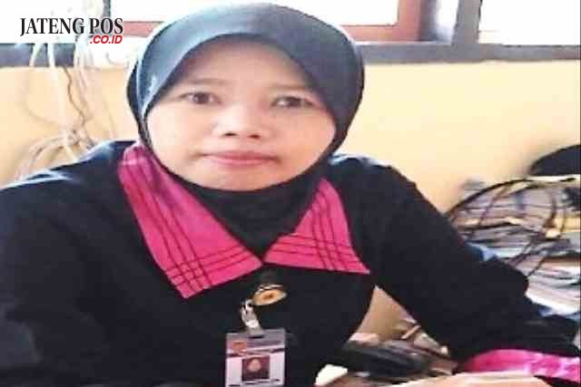 Erna Leksminiati, M.Pd SMP Negeri 1 Kalikajar, Wonosobo