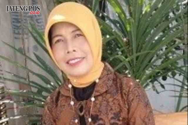 Dra. Retno Mulatsih SMK Negeri 2 Sragen