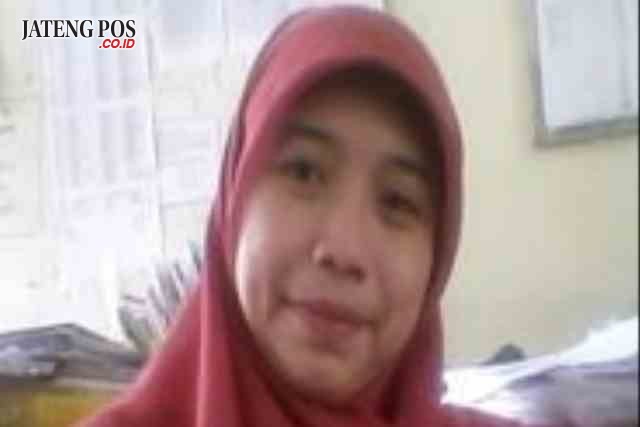 Linda Eko Winasih,S.Pd Guru Bahasa Inggris SMA N 1 Subah, Batang