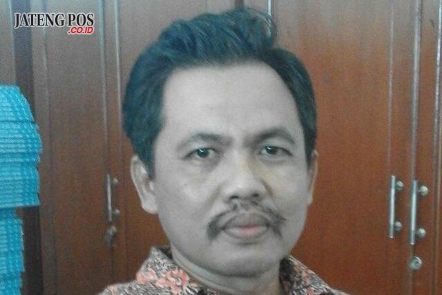 SUPRAPTO, S.Pd, M.Pd. Guru dan Kepala Perpustakaan SMK Negeri 1 Plupuh