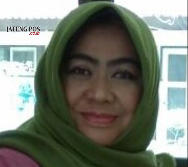 Rini Yuniatuti, S.Pd,M.M Guru SMANegeri 13 Semarang