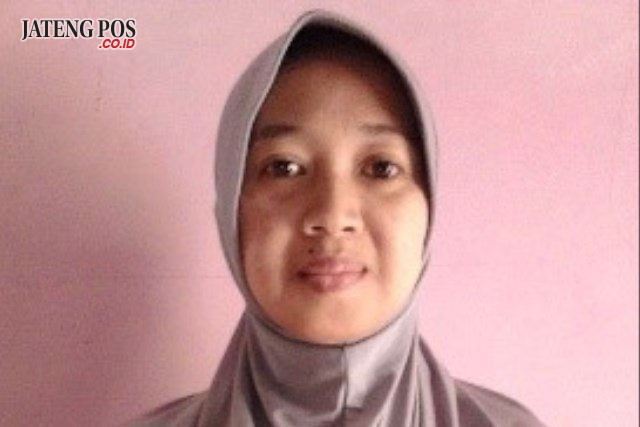 Hariyati, SE .MM Guru IPS SMPN 2 Gunungwungkal Pat