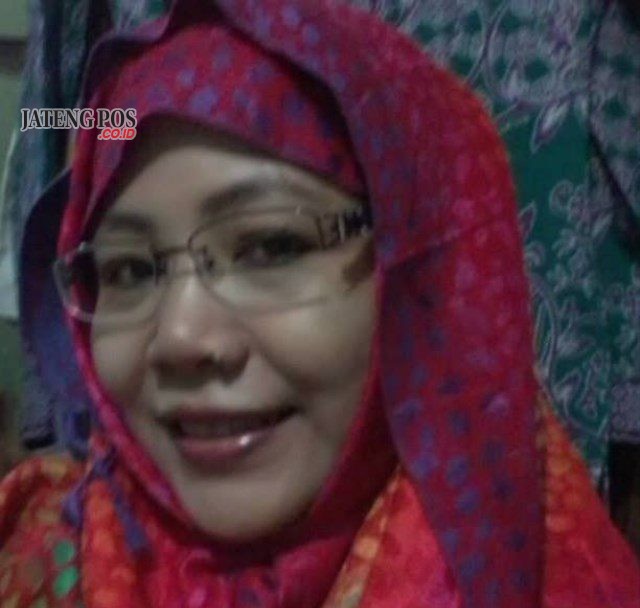 Siti Latifah, S.Pd,M.Pd. Kepala Smp Negeri 24 Surakarta