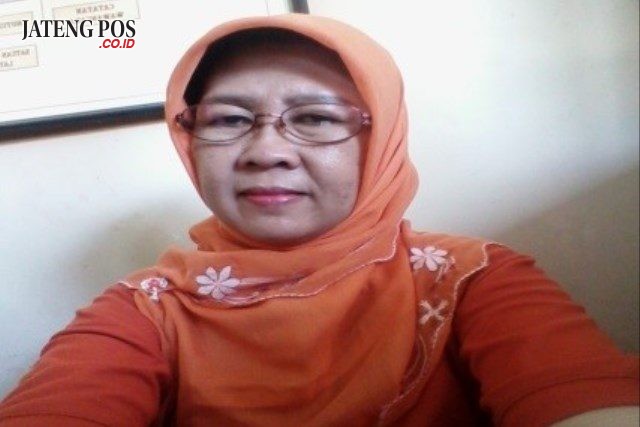 Dra. Nunik Takarini SP SMK Negeri 1 Kalijambe Sragen