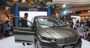 ALL NEW ERTIGA - Suzuki memperkenalkan kehadiran lini terbarunya 'All New Ertiga' pada Sabtu (19/5) di Mall Paragon Semarang. Produk ini tampil dengan banyak perubahan dari seri pendahulunya. FOTO : ANING KARINDRA/JATENG POS