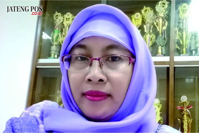 Nur Alifah, S.Ag., M.S.I. Guru PAIBP di SMA Negeri 1 Kendal