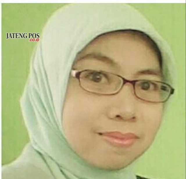 Dewi Rahutami, S.Pd, MM.Pd Guru Kimia SMA Negeri 3 Purworejo