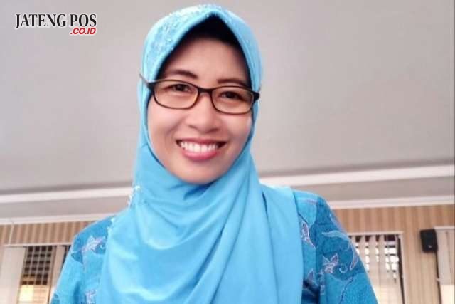 Ahlis Qoidah Noor, S.Pd.,M.Pd. Guru SMK Negeri 6 Semarang Kota Semarang