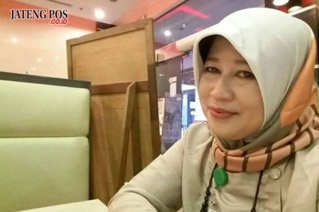 Dra.Hj.Nur Solichah, M.Pd. Pengawas Madya Kemenag .Kabupaten Semarang