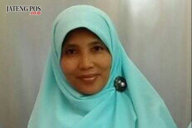 Ratna Era Susanti Guru SD N 2 Gintungan Purworejo