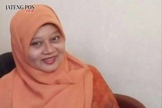 Dewi Handayani, S.Pd Guru SMP Negeri 37 Semarang