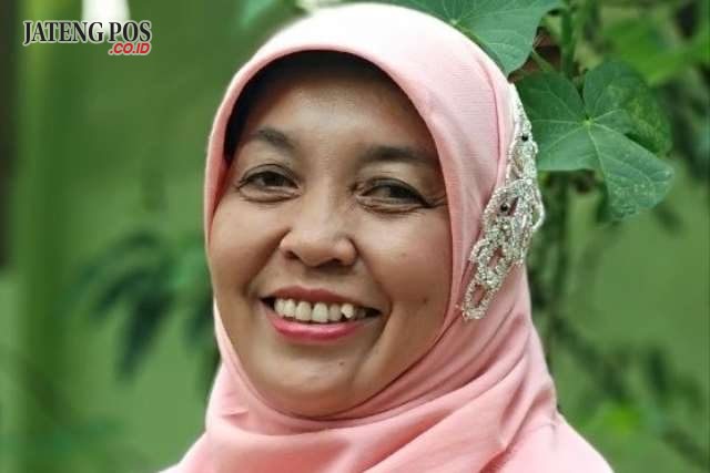 Dra. Tipuk Ida Kristiyati Guru SMA Negeri 3 Purworejo