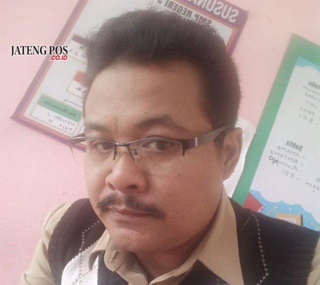 ARIS WIDAYAD, S.Pd Guru SMP N 3 Bandar, Pacitan, Jawa Timur