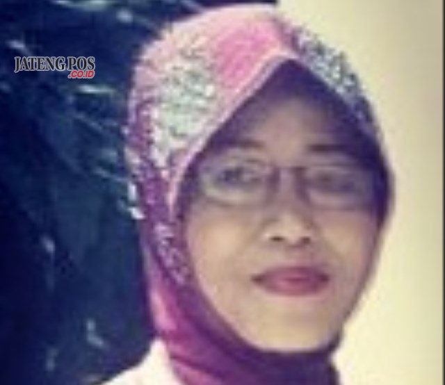 Dra. Prihati Setya Pertiwi Guru IPS SMP Negeri 12 Semarang