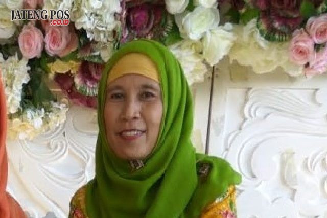 Dra. Yulianti ZF, M.Pd._Guru Bahasa Inggris SMA N 1 Boja