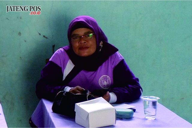 Dra. Sri Lestari SMP N 3 Kradenan