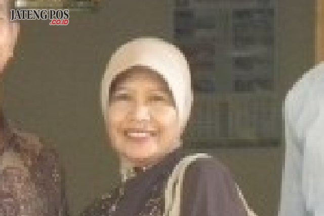 Siti Afidah, S.Pd, Guru SMAN 13 Semarang