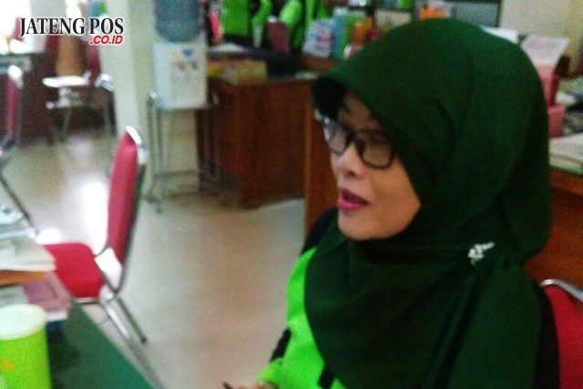 Rukisti Maryani, S.E_ Guru Akuntansi SMA N 1 Boja