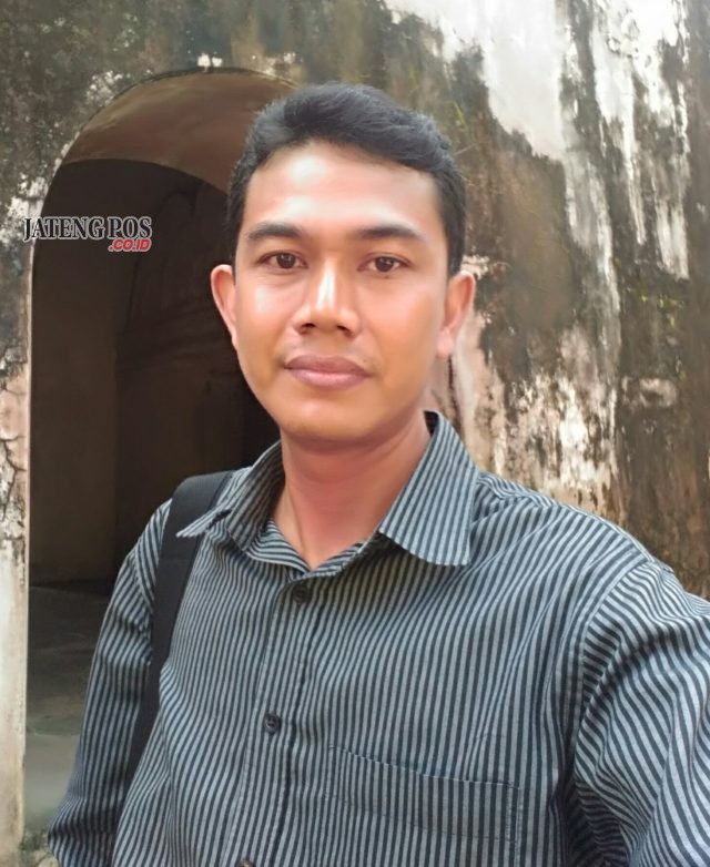 Teguh Setya Abadi, S.Kom Guru SMK Negeri 1 Kendal