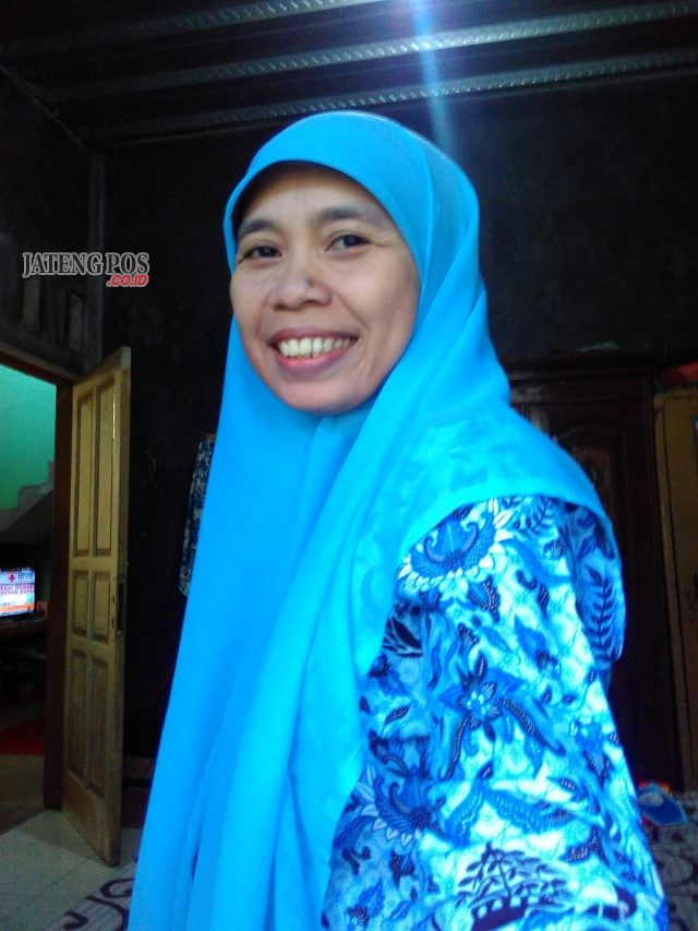 Siti Rokhati, S.Pd. Guru Kelas I SDN 01 Beluk Kecamatan Belik Kabupaten Pemalang