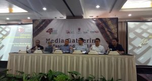 Direksi BEI-OJK-KSEI-KPEI saat memberikan keterangan kepada wartawan dalam sesi sharing Media Gathering Pasar Modal.
