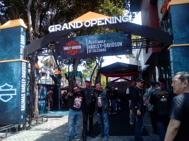 DILAUNCHING : Saat launching Kalimas Harley Davidson Solo Baru Sabtu (17/11) langsung melayani sales, service, spareparts dan merchandise.