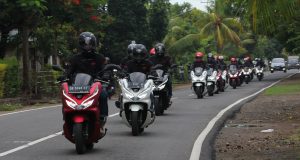 PCX LUXURIOS TRIP : PCX Luxurios Trip "The Inspiring Journey" diikuti oleh 8 bikers pecinta Honda PCX menyusuri jarak tempuh 1400KM melewati 4 pulau dengan rute Flores - Lombok dan Bali.