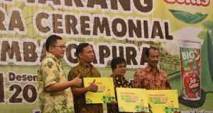 PEMENANG : Para lomba gapura hias "Teh Gelas Go Green" di Semarang 2018 ya g diumumkan Jumat (21/12), di Hotel Santika Premiere Semarang. FOTO : ANING KARINDRA/JATENG POS