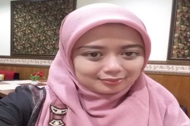 Cintya Dwi Nirwesthi,S.Pd Guru SMA N 2 Tegal