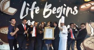 PRESTASI: Segenap Top manajemen Aston Inn Hotel Pandanaran Semarang foto bersama usai meraih peningkatan prestasi sebagai bintang 4.PRESTASI: Segenap Top manajemen Aston Inn Hotel Pandanaran Semarang foto bersama usai meraih peningkatan prestasi sebagai bintang 4.