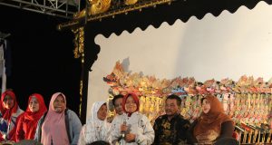 SOSIALISASI : Kementerian Kominfo Gencar Sosialisasi Melalui Pagelaran Wayang Kulit, salah satunya di Kabupaten Sukoharjo.