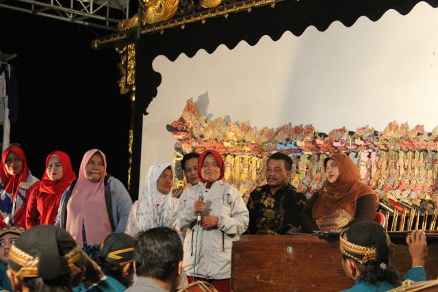 SOSIALISASI : Kementerian Kominfo Gencar Sosialisasi Melalui Pagelaran Wayang Kulit, salah satunya di Kabupaten Sukoharjo.