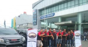 MUNAS IMC INDONESIA - Puluhan owner mobil Isuzu MU-X dari berbagai daerah berkumpul di Semarang dalam rangkaian Musyawarah Nasional (Munas) II, mulai 7-10 Maret 2019. FOTO : ANING KARINDRA/JATENG POS