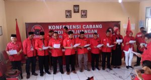 PENGURUS BARU : Jajaran pengurus DPC PDIP Kabupaten Demak yang baru dilantik oleh pengurus DPD PDIP Jateng usai pelaskanaan Konfercab secara serentak di panti Marhen Semarang.