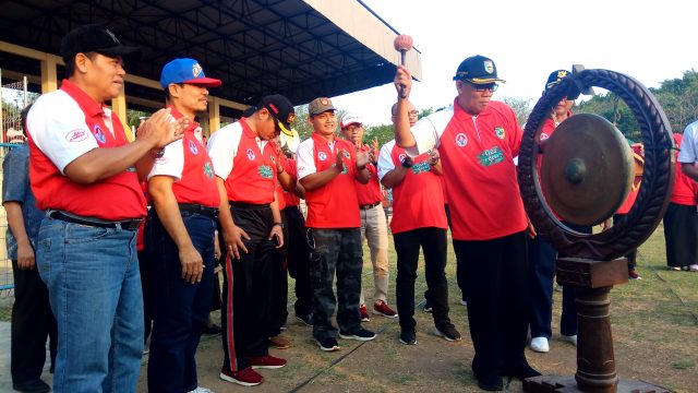 BUKA GALADESA : Bupati Demak HM Natsir membuka gala desa tingkat kabupaten yang dilaksanakan di Stadion Pancasila Demak.
