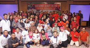KOMPAK : Alamuni angkatan 1993 SMPN 10 Kota Semarang tetap kompak dalam satu acara reunion yang berlangsung di sebuah hotel.