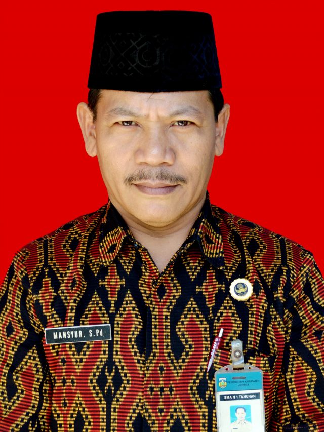 Mansur, S.Pd. Guru SMA Negeri 1 Tahunan Jepara