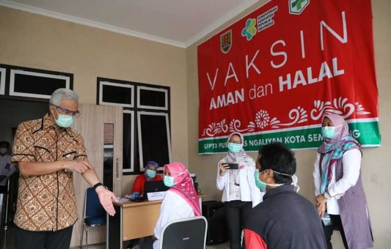 Jawa Tengah Inisiasi Percepatan Vaksinasi Tahap Pertama COVID-19