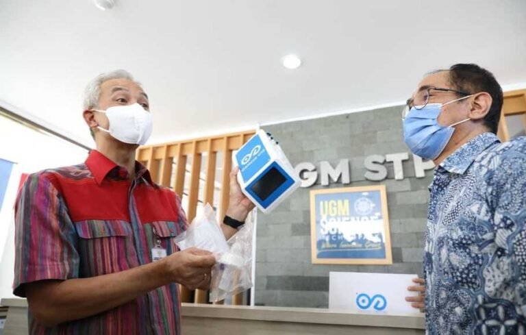 Ganjar Siap Carikan Modal untuk UGM Kembangkan GeNose
