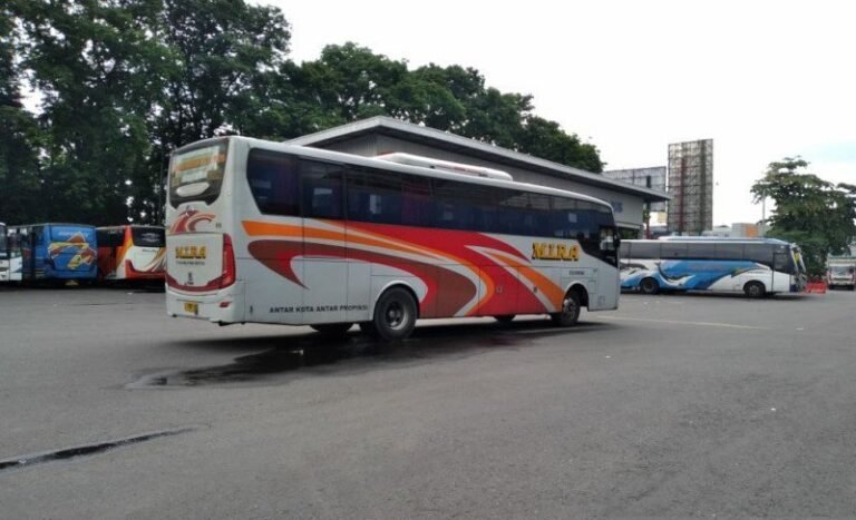Arus Kendaraan di Terminal Tirtonadi Turun pada Hari Pertama PPKM